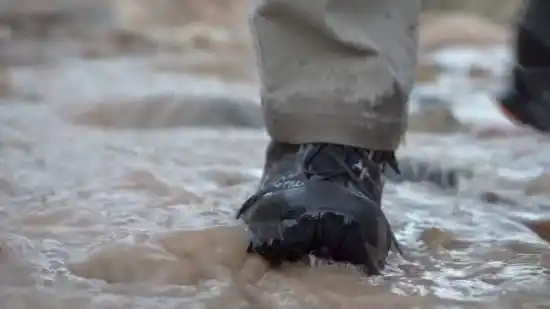 Can hiking boots be used as wading boots