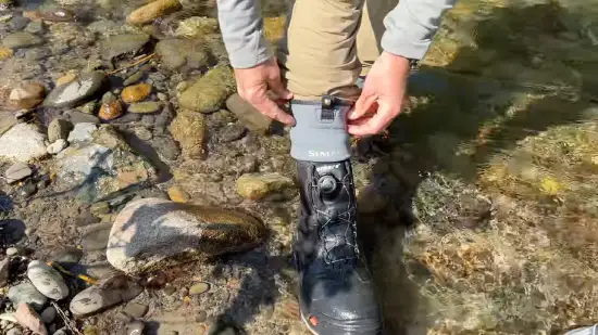 Should wading boots be tight